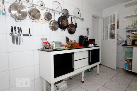 Casa à venda com 203m², 2 quartos e 2 vagas Casa à venda com 203m², 2 quartos e 2 vagasCozinha.