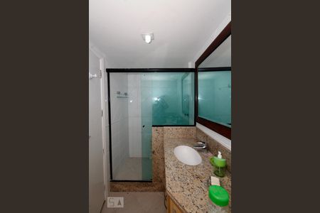 Casa à venda com 203m², 2 quartos e 2 vagas Casa à venda com 203m², 2 quartos e 2 vagasBanheiro Loft.