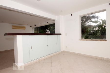 Casa à venda com 203m², 2 quartos e 2 vagas Casa à venda com 203m², 2 quartos e 2 vagasLoft.