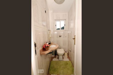 Casa à venda com 203m², 2 quartos e 2 vagas Casa à venda com 203m², 2 quartos e 2 vagasLavabo.