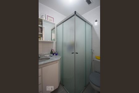 Banheiro de apartamento à venda com 1 quarto, 42m² em Brooklin Paulista, São Paulo