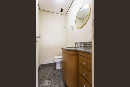 Lavabo de apartamento para alugar com 4 quartos, 190m² em Moema, São Paulo