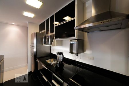 Cozinha de apartamento para alugar com 1 quarto, 75m² em Cidade Monções, São Paulo