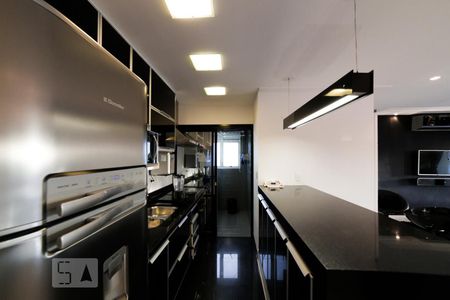 Cozinha de apartamento para alugar com 1 quarto, 75m² em Cidade Monções, São Paulo