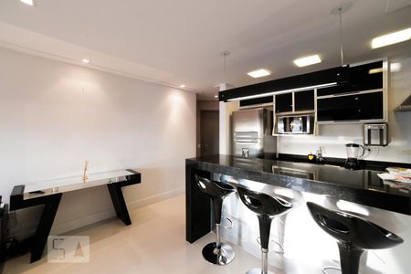 Cozinha de apartamento para alugar com 1 quarto, 75m² em Cidade Monções, São Paulo