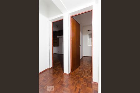 Corredor de apartamento à venda com 3 quartos, 77m² em Vila Costa E Silva, Campinas