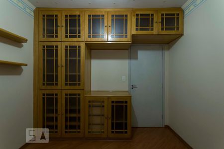 Quarto 1 (Armários) de apartamento para alugar com 2 quartos, 70m² em Vila Clementino, São Paulo