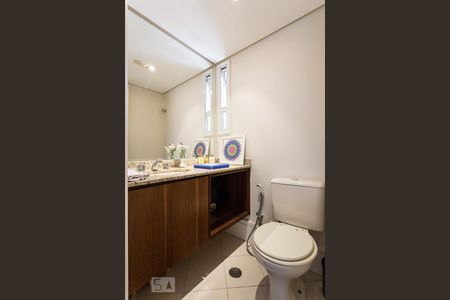 Lavabo de apartamento para alugar com 1 quarto, 60m² em Vila Nova Conceição, São Paulo