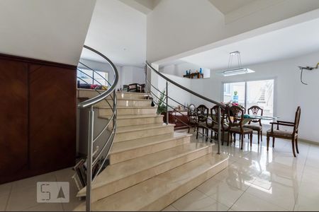 Sala de casa de condomínio para alugar com 4 quartos, 495m² em Alphaville Residencial Um, Barueri