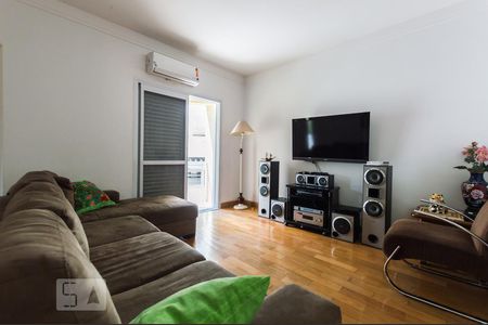 Sala intima de casa de condomínio para alugar com 4 quartos, 495m² em Alphaville Residencial Um, Barueri