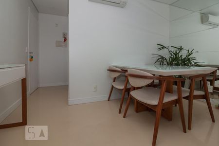 Sala de apartamento à venda com 2 quartos, 63m² em Vila Paulista, São Paulo