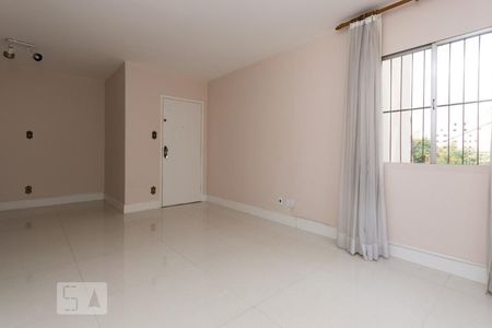 Apartamento para alugar com 80m², 2 quartos e 1 vagaSala