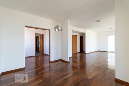 Sala de jantar de apartamento para alugar com 4 quartos, 196m² em Sumarezinho, São Paulo