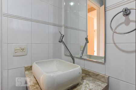 Banheiro de apartamento para alugar com 3 quartos, 74m² em Vila Euclides, São Bernardo do Campo