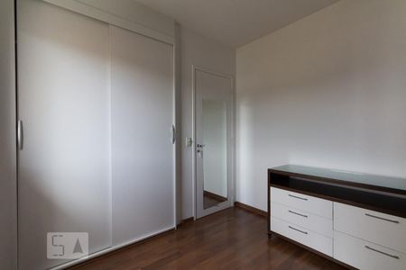 Quarto 1 de apartamento para alugar com 3 quartos, 84m² em Jardim Aeroporto, São Paulo