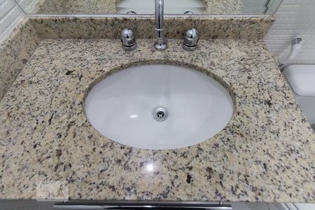 Banheiro de apartamento para alugar com 3 quartos, 84m² em Jardim Aeroporto, São Paulo