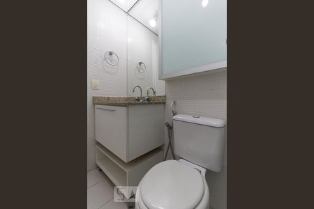 Banheiro de apartamento para alugar com 3 quartos, 84m² em Jardim Aeroporto, São Paulo