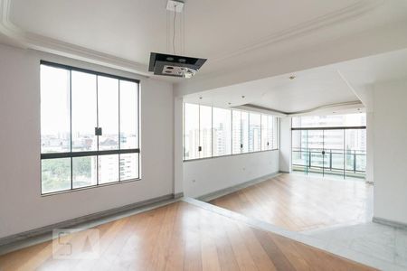 Apartamento à venda com 200m², 3 quartos e 3 vagasSala