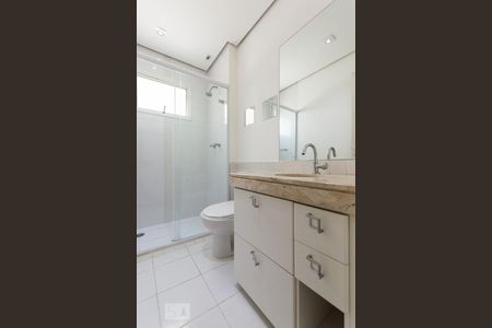 Banheiro de apartamento para alugar com 2 quartos, 87m² em Tamboré, Santana de Parnaíba