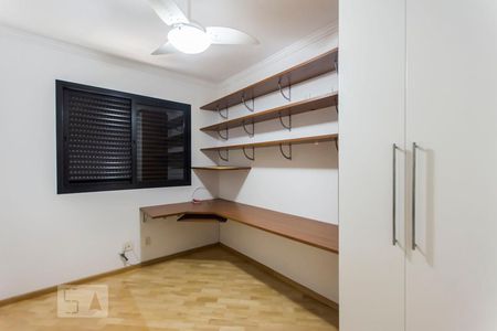 Quarto de apartamento para alugar com 3 quartos, 78m² em Vila Andrade, São Paulo