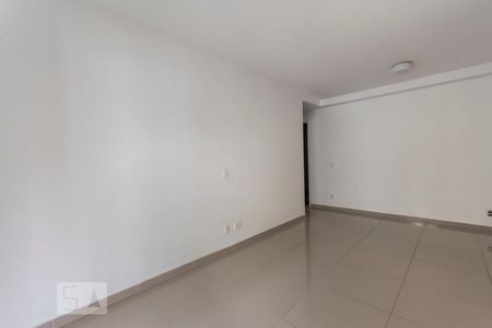 Sala de apartamento à venda com 3 quartos, 82m² em Vila Suzana, São Paulo