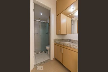 Banheiro de apartamento à venda com 1 quarto, 34m² em Consolação , São Paulo