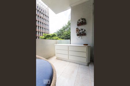 Sacada de apartamento à venda com 3 quartos, 198m² em Consolação, São Paulo