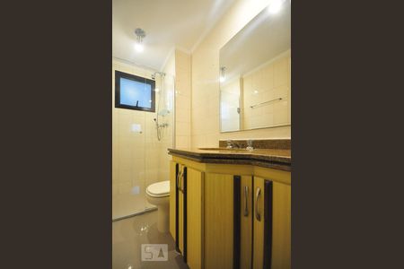 Banheiro de apartamento à venda com 3 quartos, 93m² em Vila Suzana, São Paulo