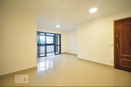 Sala de apartamento à venda com 3 quartos, 93m² em Vila Suzana, São Paulo