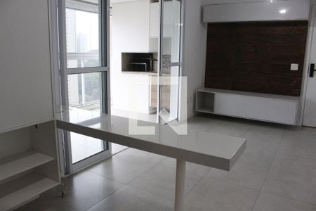 Sala de apartamento para alugar com 2 quartos, 76m² em Vila Suzana, São Paulo