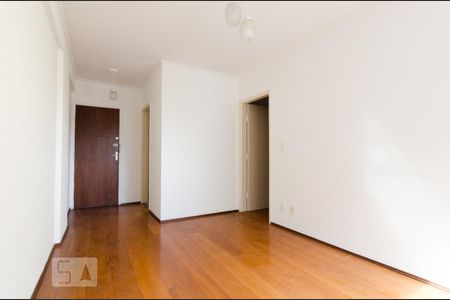 Sala de apartamento para alugar com 1 quarto, 55m² em Centro, Campinas