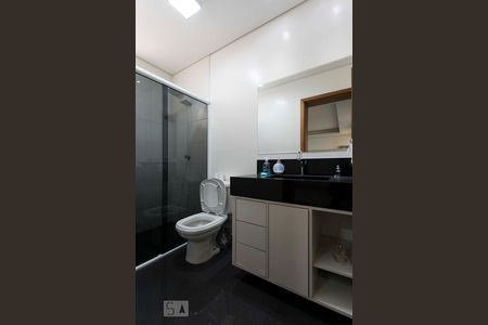 1o. Andar - Banheiro social de apartamento à venda com 3 quartos, 230m² em Vila Monumento, São Paulo