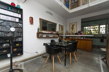 v de casa para alugar com 3 quartos, 180m² em Cerqueira César, São Paulo