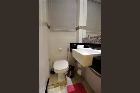 Banheiro. de kitnet/studio à venda com 1 quarto, 22m² em Botafogo, Rio de Janeiro