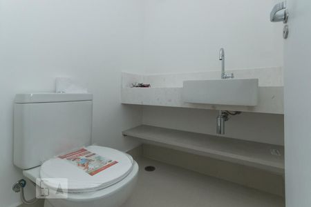 Lavabo de apartamento para alugar com 2 quartos, 80m² em Perdizes, São Paulo