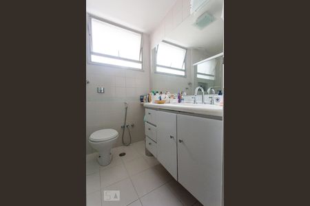 Banheiro de apartamento à venda com 2 quartos, 94m² em Vila Mariana, São Paulo