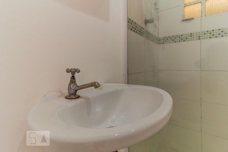 Banheiro - Pia de kitnet/studio para alugar com 1 quarto, 35m² em Bela Vista, São Paulo