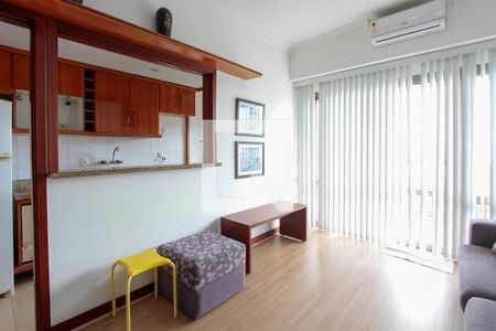 Sala de apartamento para alugar com 1 quarto, 66m² em Barra da Tijuca, Rio de Janeiro