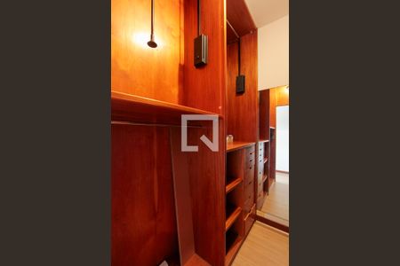 Closet de apartamento para alugar com 1 quarto, 66m² em Barra da Tijuca, Rio de Janeiro