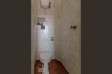 Banheiro de serviço de casa à venda com 2 quartos, 100m² em Bom Retiro, São Paulo