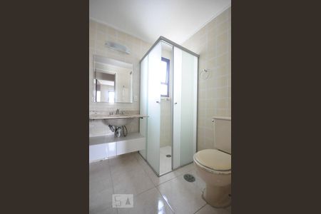 banheiro de apartamento para alugar com 3 quartos, 106m² em Real Parque, São Paulo