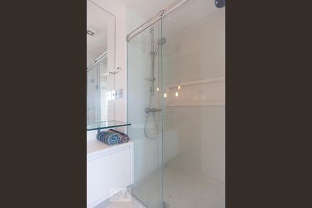 Banheiro de apartamento para alugar com 1 quarto, 70m² em Cambuí, Campinas