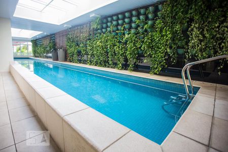 Piscina de kitnet/studio para alugar com 1 quarto, 28m² em Aclimação, São Paulo