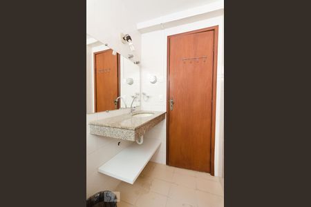 Banheiro de kitnet/studio à venda com 1 quarto, 16m² em Vila Lídia, Campinas