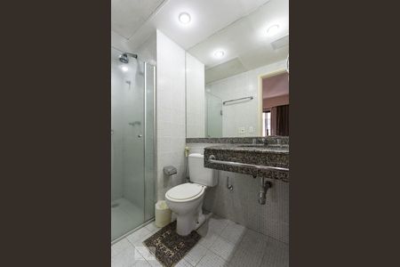 Banheiro de kitnet/studio à venda com 1 quarto, 26m² em Indianópolis, São Paulo