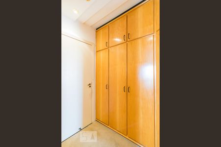 Closet de apartamento para alugar com 3 quartos, 140m² em Vila Pinheirinho, Santo André