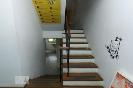 Escadas de casa à venda com 3 quartos, 190m² em Vila Madalena, São Paulo