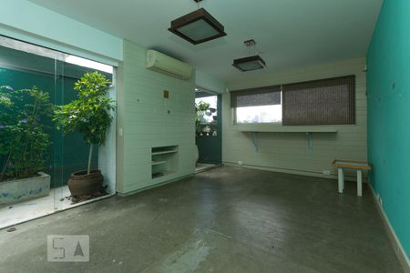 Sala de casa à venda com 3 quartos, 190m² em Vila Madalena, São Paulo
