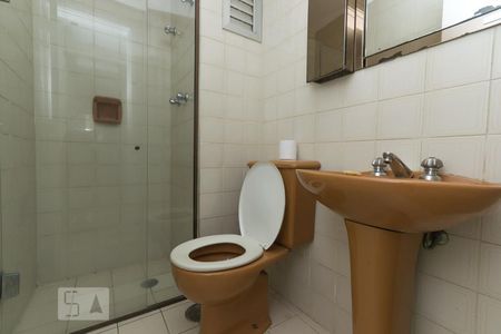 Banheiro de apartamento à venda com 3 quartos, 64m² em Perdizes, São Paulo