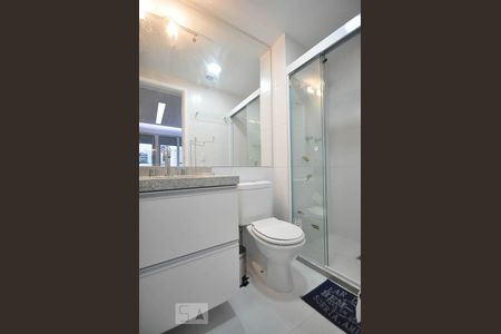 Banheiro suíte de kitnet/studio para alugar com 1 quarto, 39m² em Vila Andrade, São Paulo